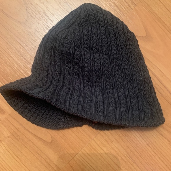 New Airwalk 2 in 1. Reversible visor knit cap - Picture 5 of 5